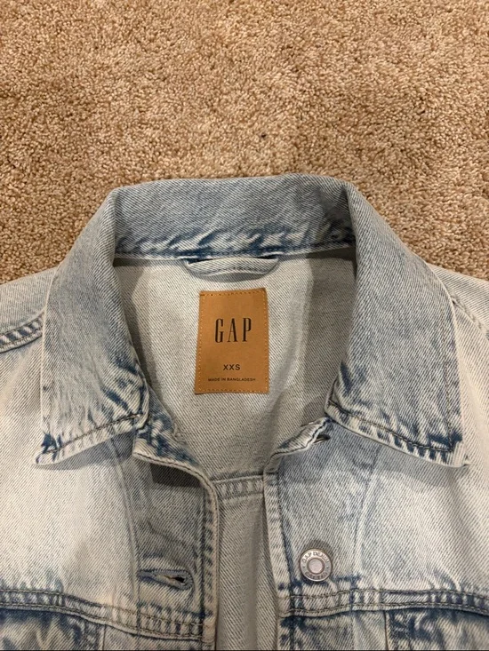 GAP Light Wash Cropped Jean Jacket - Pale Blue - Picture 3 of 6